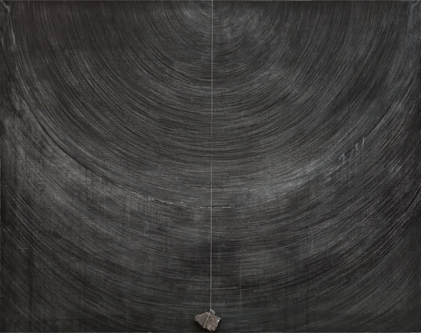 Pierre 1, 2010, 130 x 162 cm, acrylique, ficelle et pierre sur toile